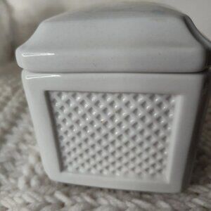 Ralph Lauren Basket Weave Ceramic Jar With Lid 4 x 3.5 in
